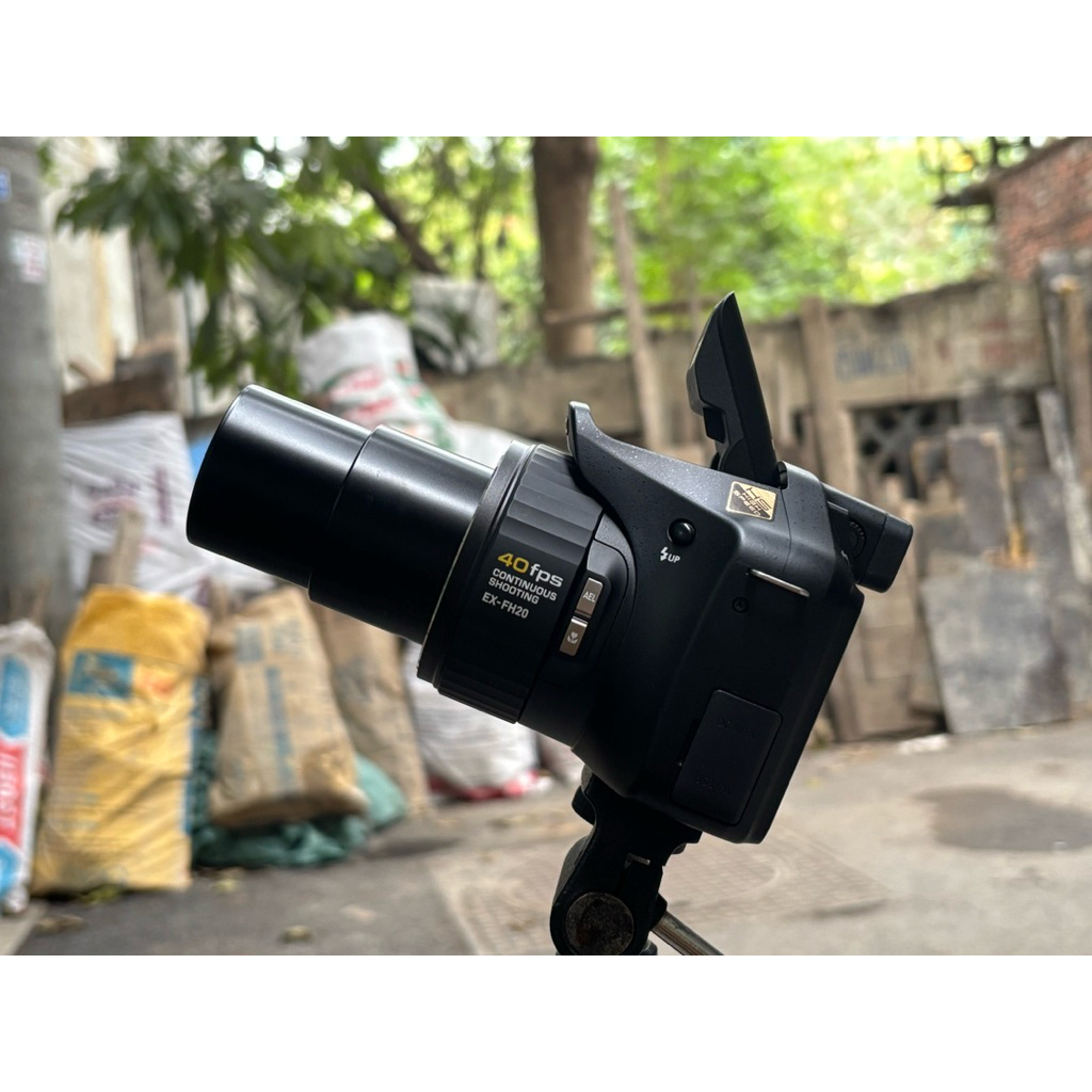 Máy ảnh CASIO EXILIM EX-FH20