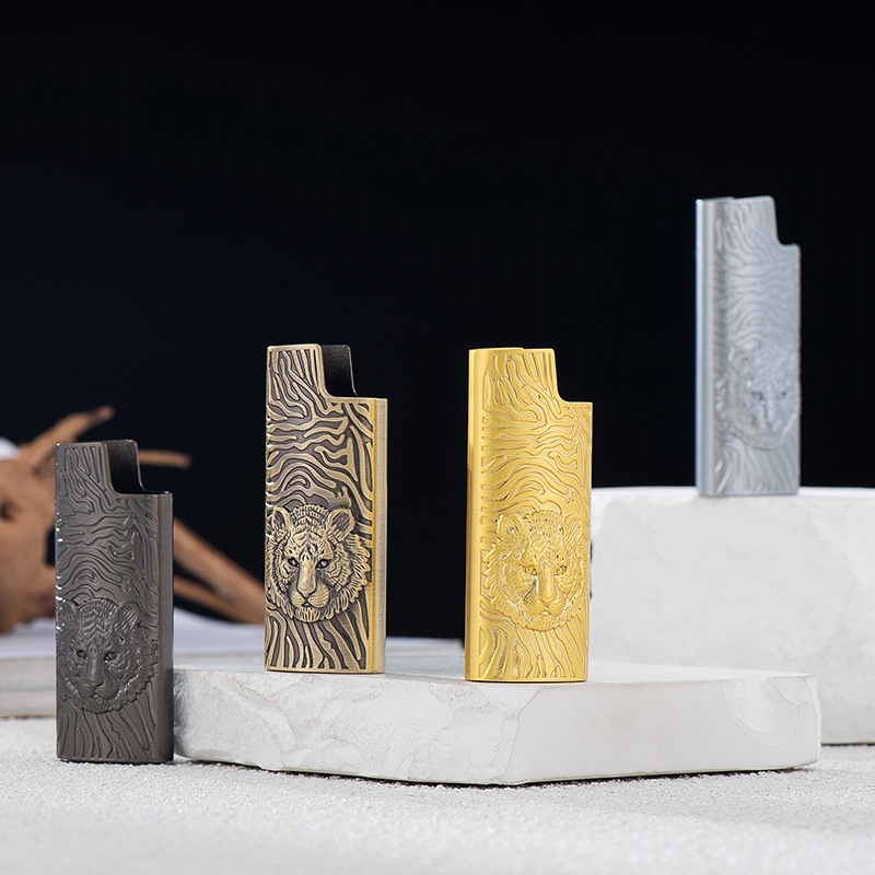 Vỏ bic J5 BIC mini BIC lùn kim loại đồng khắc nổi hình đầu hổ 4 màu