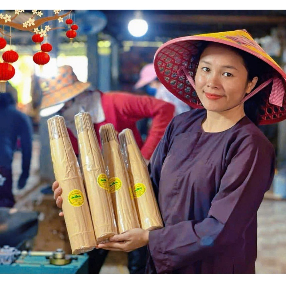(TẶNG 10 NỤ QUẾ ) 1kg NHANG QUẾ SẠCH VẠN THÀNH - NHANG QUẾ TRÀ BỒNG ( Kích thước 30cm))