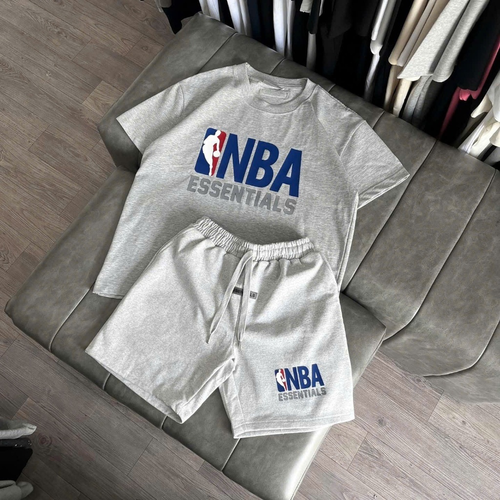 ộ đồ nam cộc tay mùa hè PB cotton in logo NBA Esentials, cao su nổi ngực và phối logo ở lưng BH244P | BigBuy360 - bigbuy360.vn