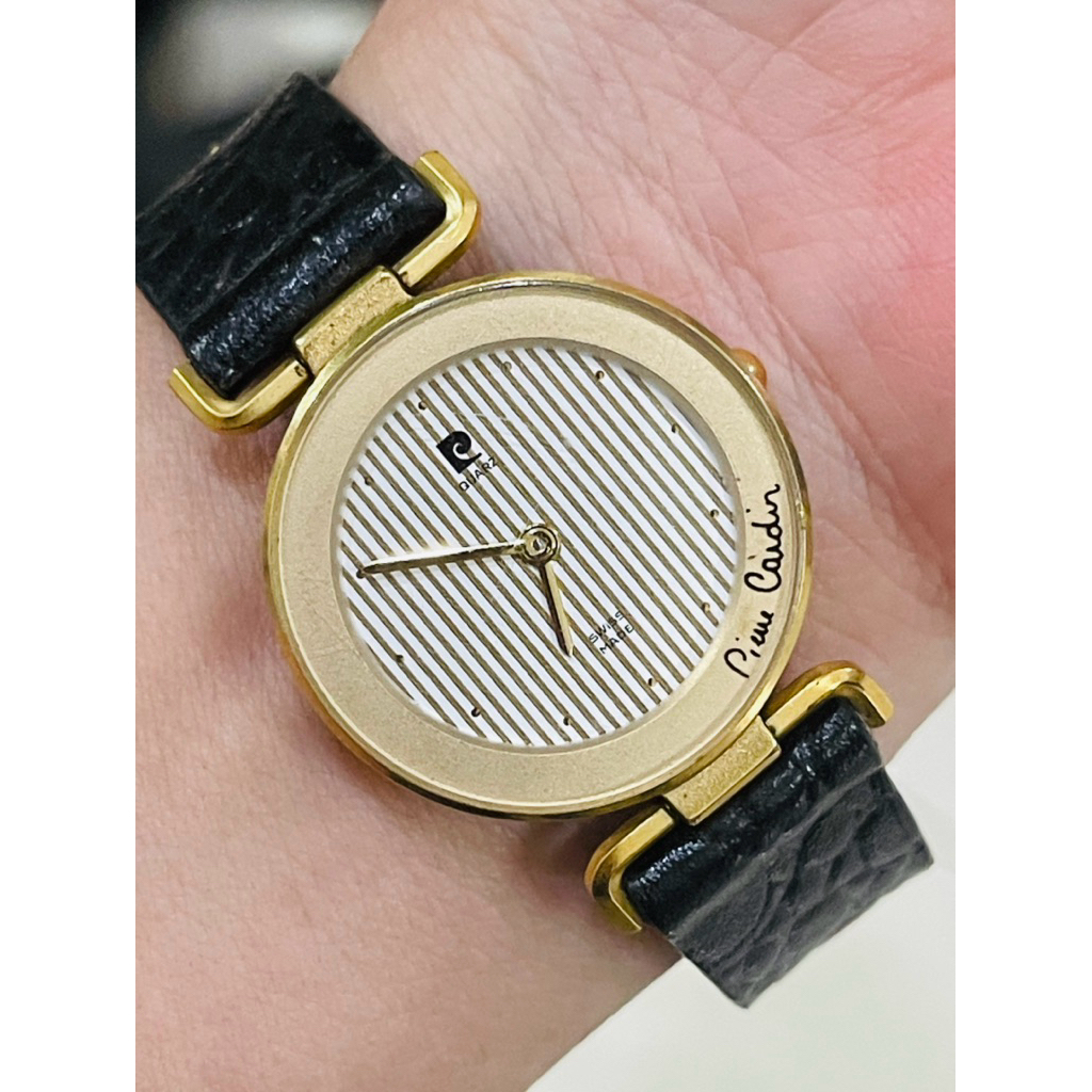 Đồng hồ Pierre Cardin Thụy dial sọc siêu độc đẹp.
