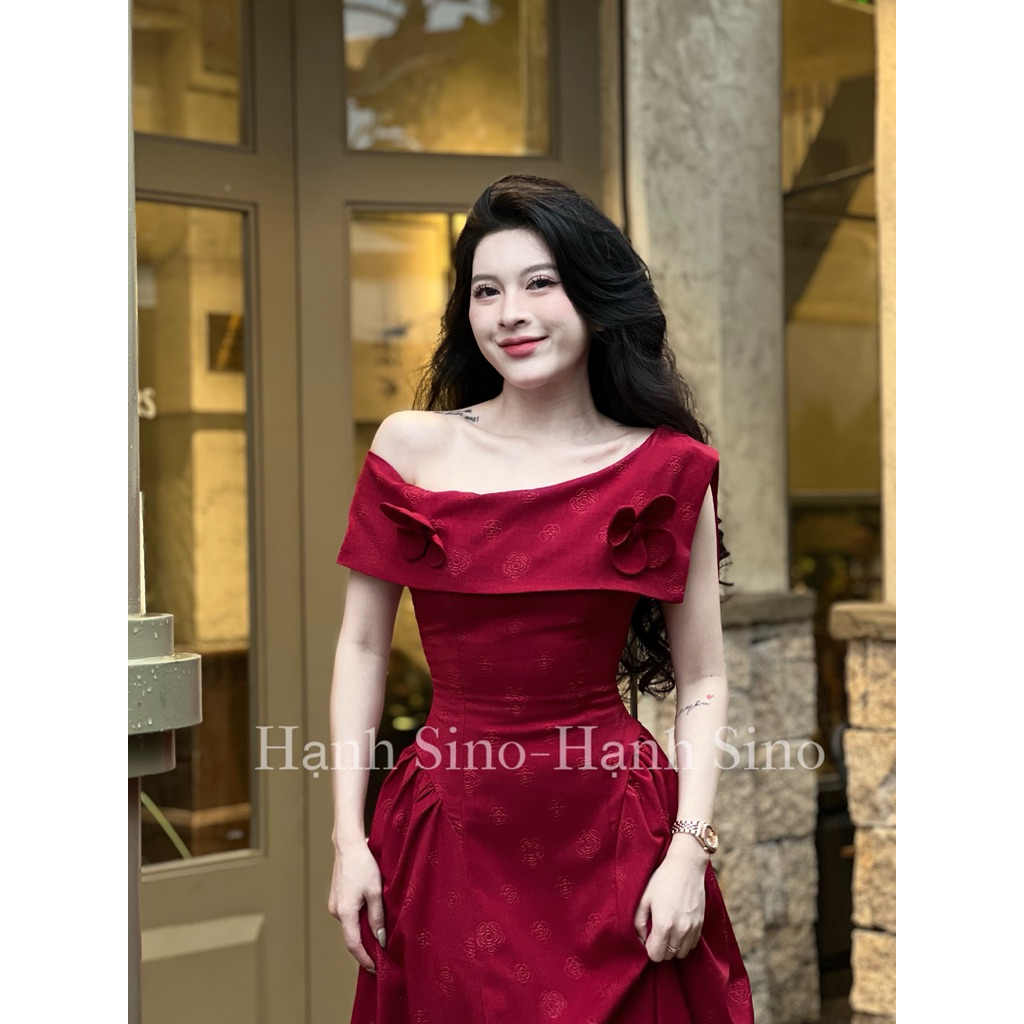 Hạnh sino.97 Váy đỏ lệch vai nhún hông dáng dài mới