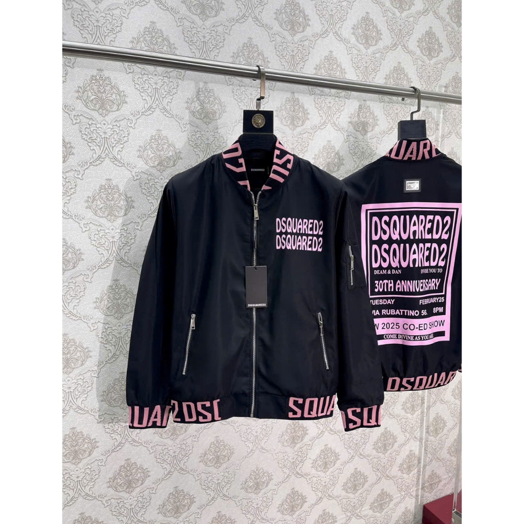 Áo Khoác DSQ Chữ Hồng Mẫu Mới 2025-Áo Khoác Gió In Nổi Bo Viền Full Chữ - Áo Hoodie Vẩy Sơn Boy Phố New 2025