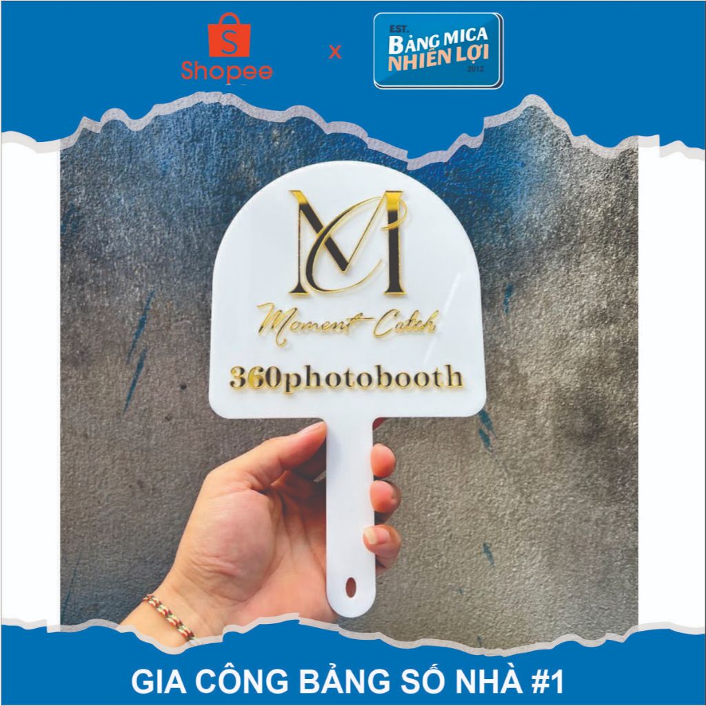 Bảng Hastag Cầm Tay, Biển Cầm Tay Theo Yêu Cầu Chất Liệu Alu Kết Hợp Mica Nhũ Vàng Sang Trọng Nhỏ Gọ