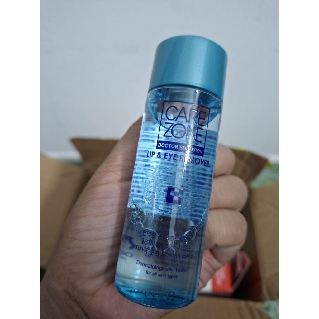Tẩy trang mắt môi Carezone mini
