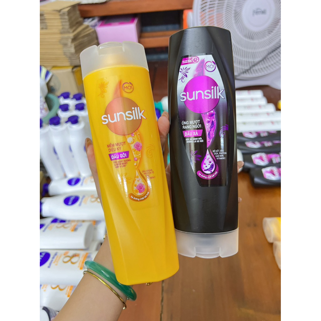 Dầu Gội Sunsilk 320g - Sunsilk Vàng Mềm Mượt Diệu Kỳ & Sunsilk Đen Óng Mượt Rạng Ngời
