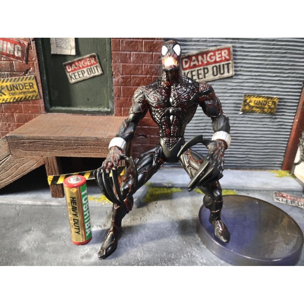 mô hình Carnage Marvel