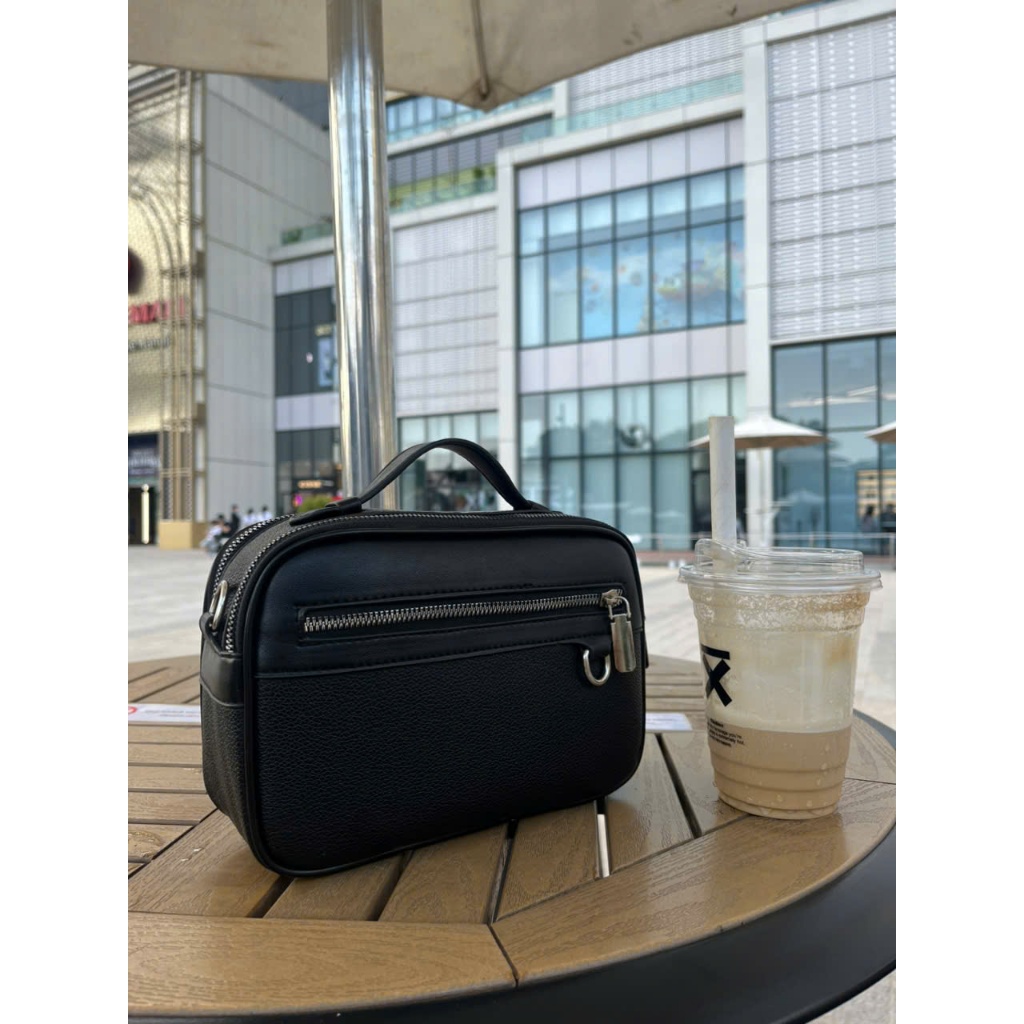 Túi Golf quai xách kèm dây đeo chéo DK.13 có quai xách màu đen da nhăn PU cao cấp full box KT 23x16x8cm