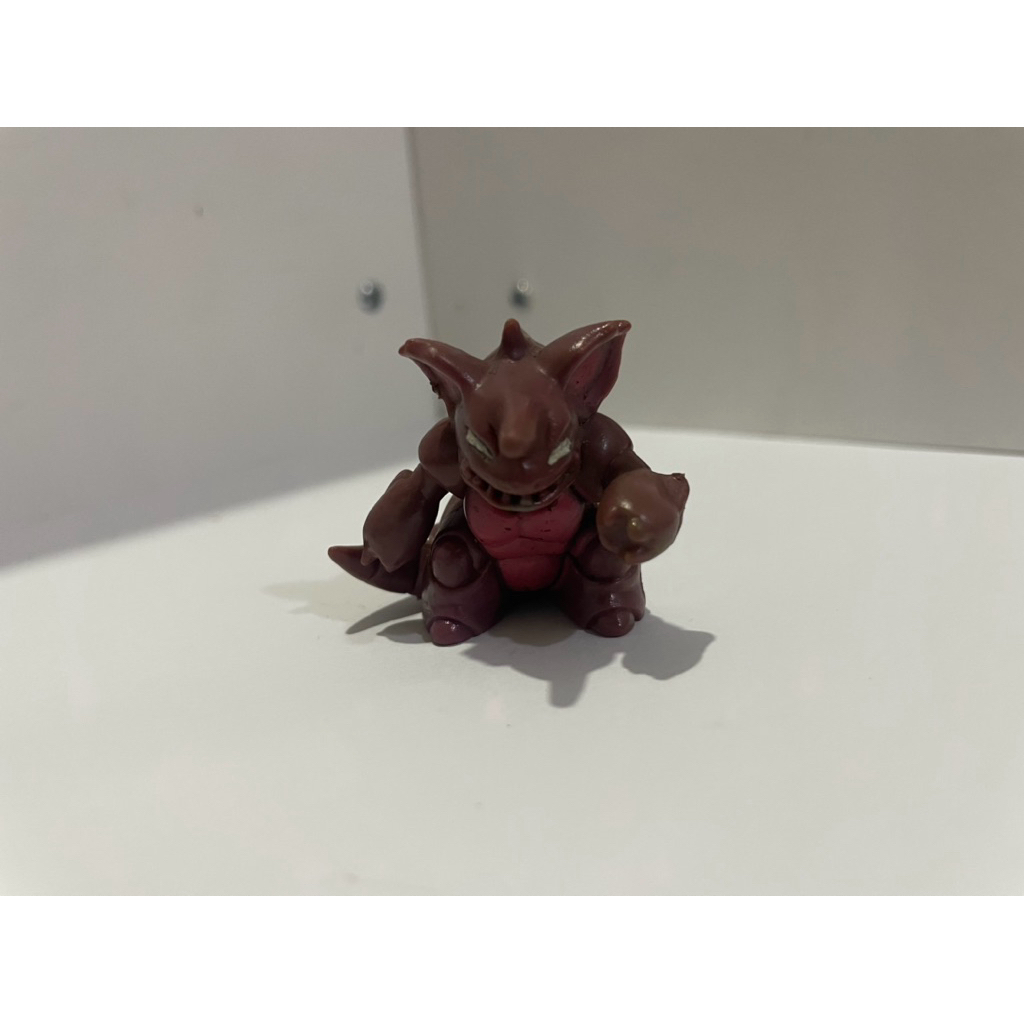 Tiệm đồ cũ - mô hình Pokémon Nidoking - ảnh thật