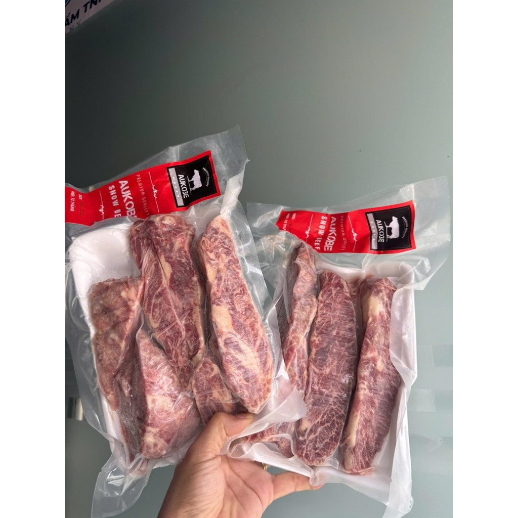 DIỀM NGOẠI BÒ AUKOBE