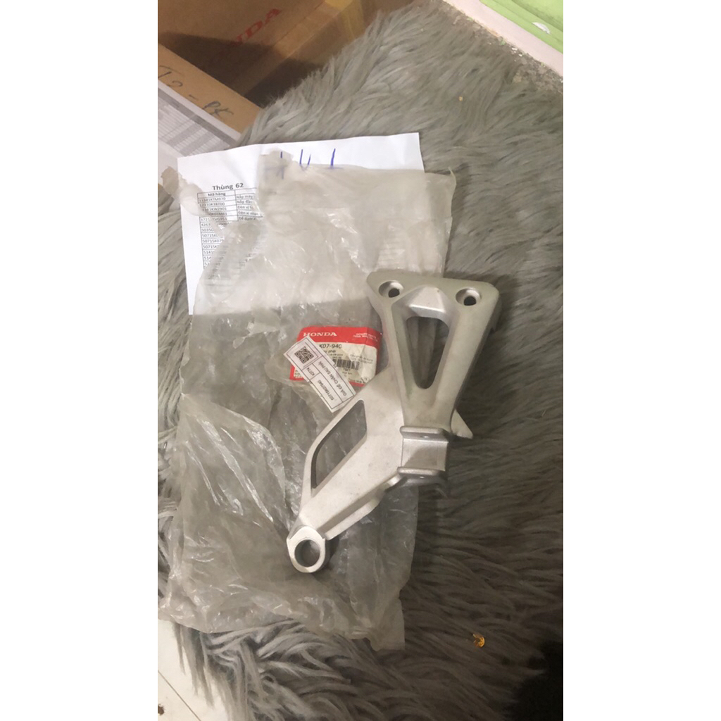 bát gác chân sau phải Wave Rsx 110 2013 - 2014