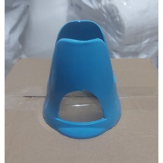 Đế nhựa đựng bình nước 2in1