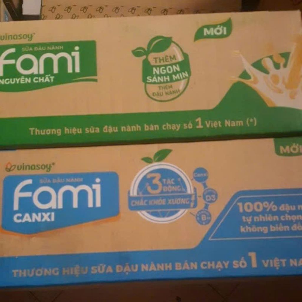 Thùng sữa túi Fami nguyên chất, Canxi ít đường 200ml
