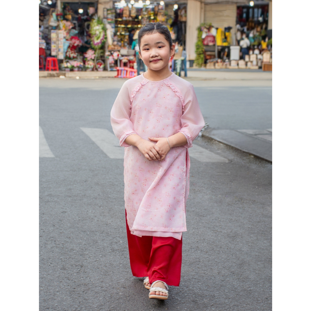 Áo dài cách tân bé gái BYZU hoa nhí màu hồng chất vải tơ nhẹ bay bổng cho bé gái 201072505