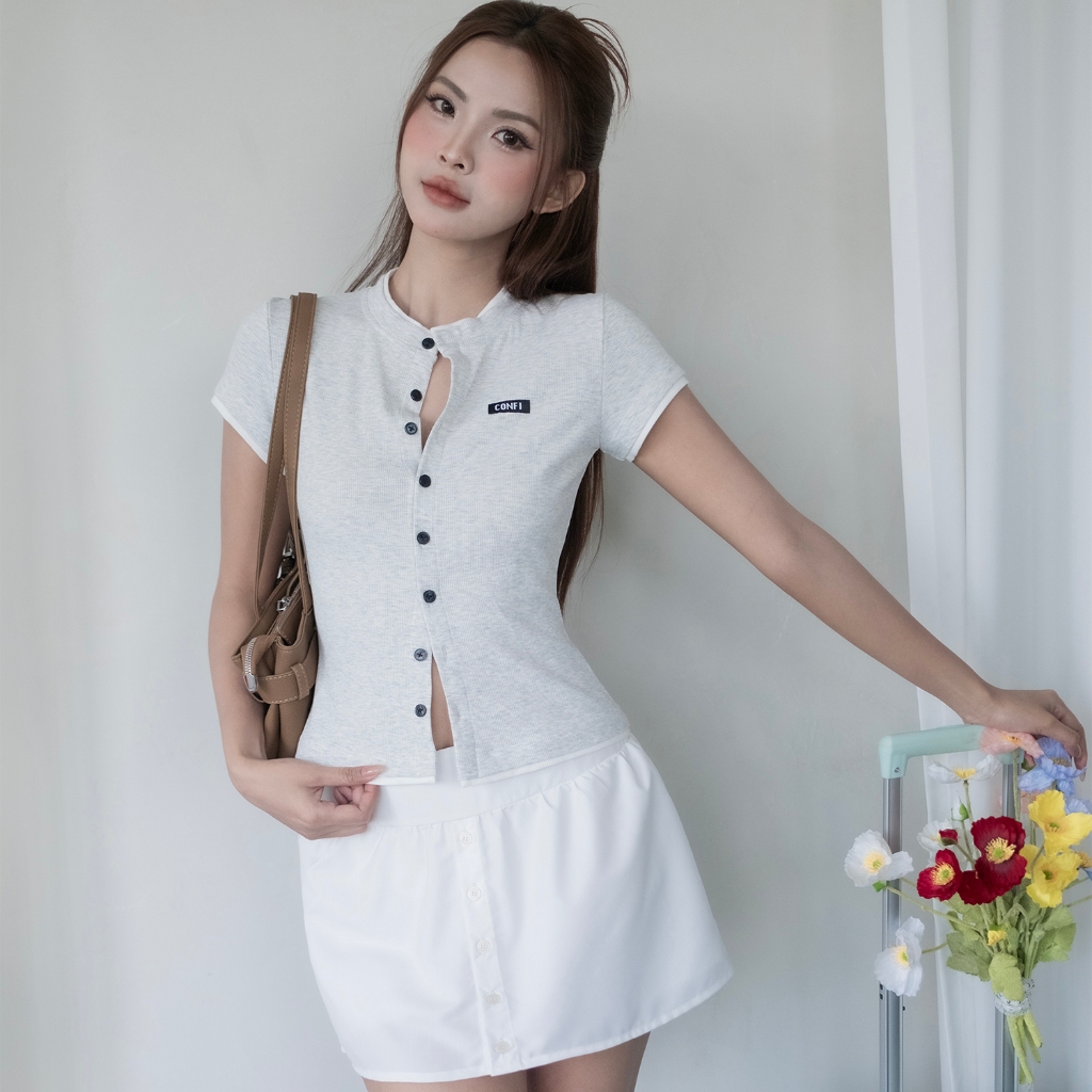 BIBI TOP – Confi | Áo thun sơ mi ôm, thiết kế viền màu basic minimal phù hợp đi chơi, đi làm