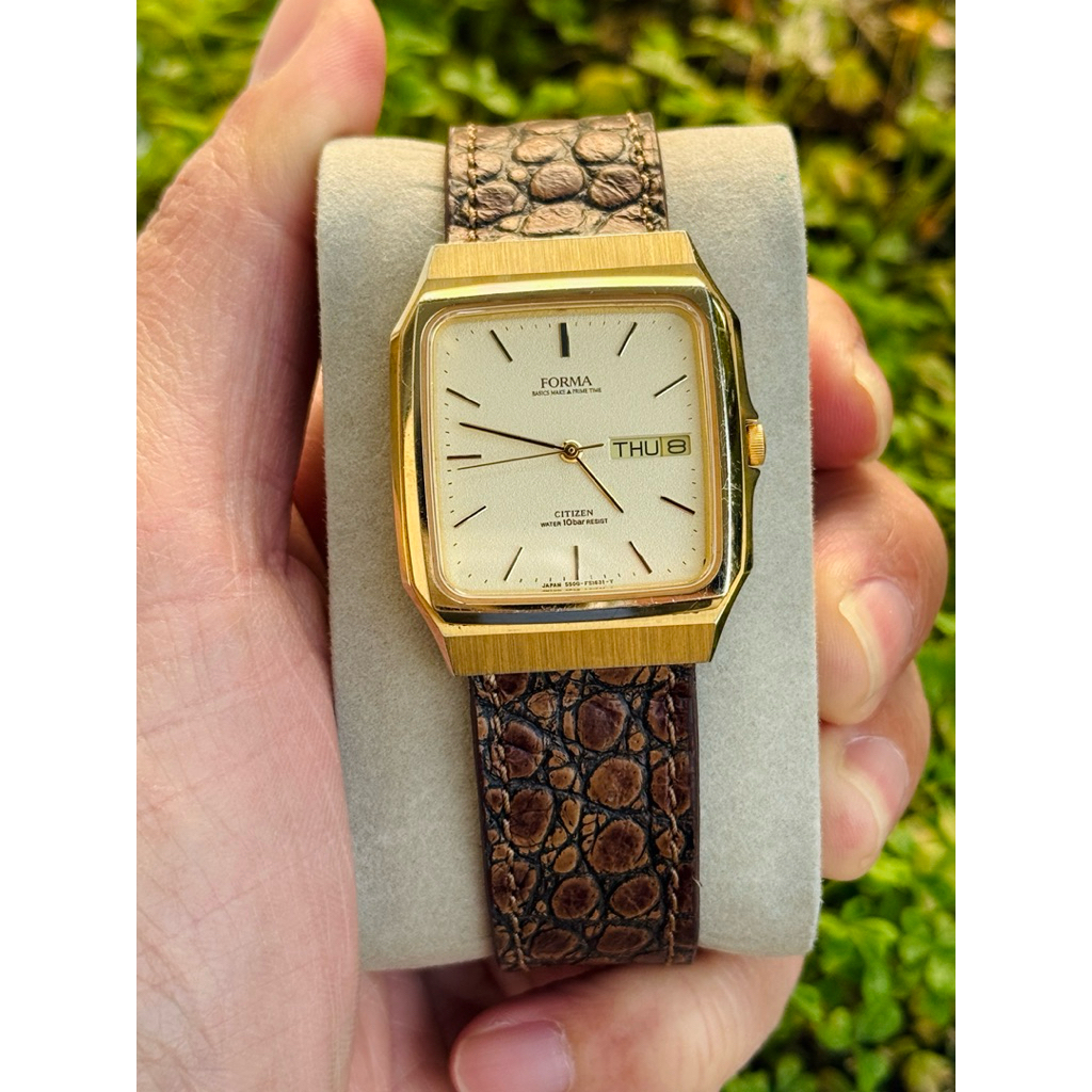 Đồng hồ Tank Citizen Forma quartz mặt lắc kê dial vân cát vàng mịn độ mới hoàn hảo