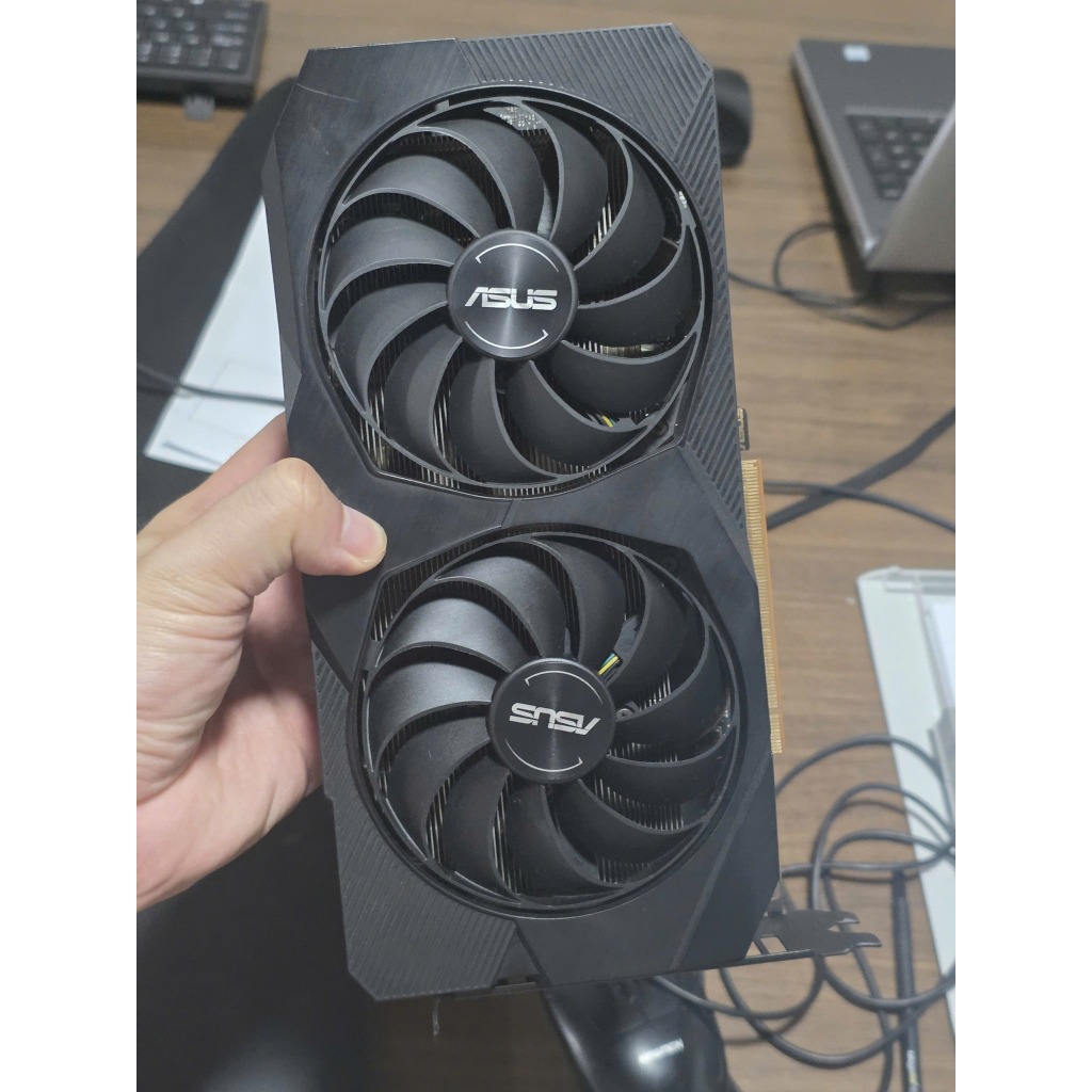 VGA ASUS RX 5500XT 8G ĐẸP MÊ