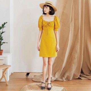Đầm vàng cổ vuông nhúng ngực dáng ngắn mặc đi chơi dạo phố (kèm hình thật)