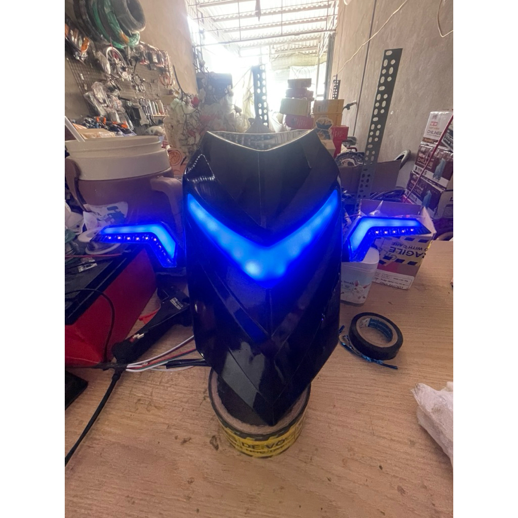 mặt nạ 133 có led audi 7 màu kèm ốp nhựa nhám điện 12V