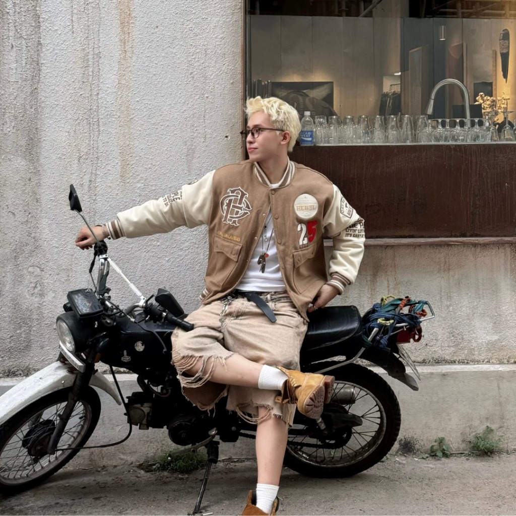 Áo Khoác Candles Corp Varsity Oversized Unisex