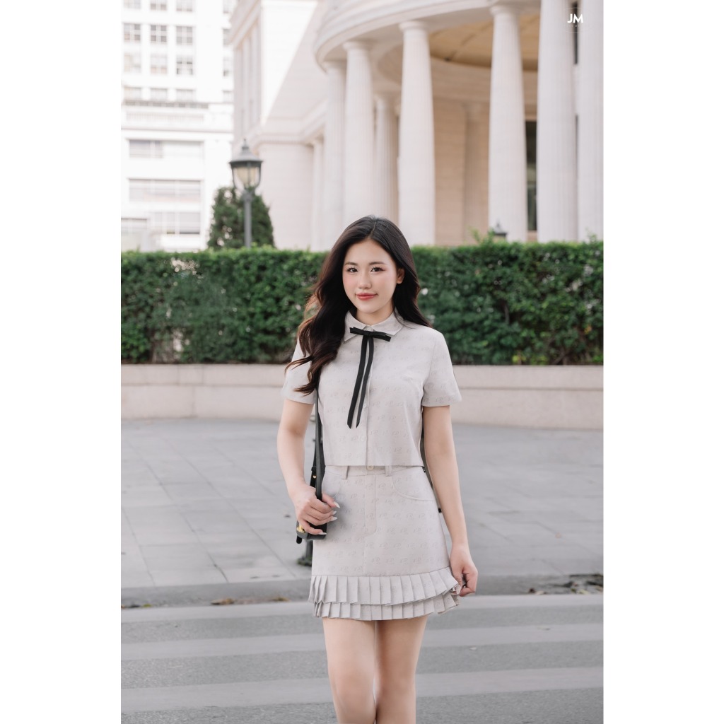 Set Áo croptop cổ đức cách điệu đính nơ in họa tiết 2T06.2502K, Chân váy họa tiết xếp ly 2 tầng 4S06.2502K, Set Monogram | BigBuy360 - bigbuy360.vn
