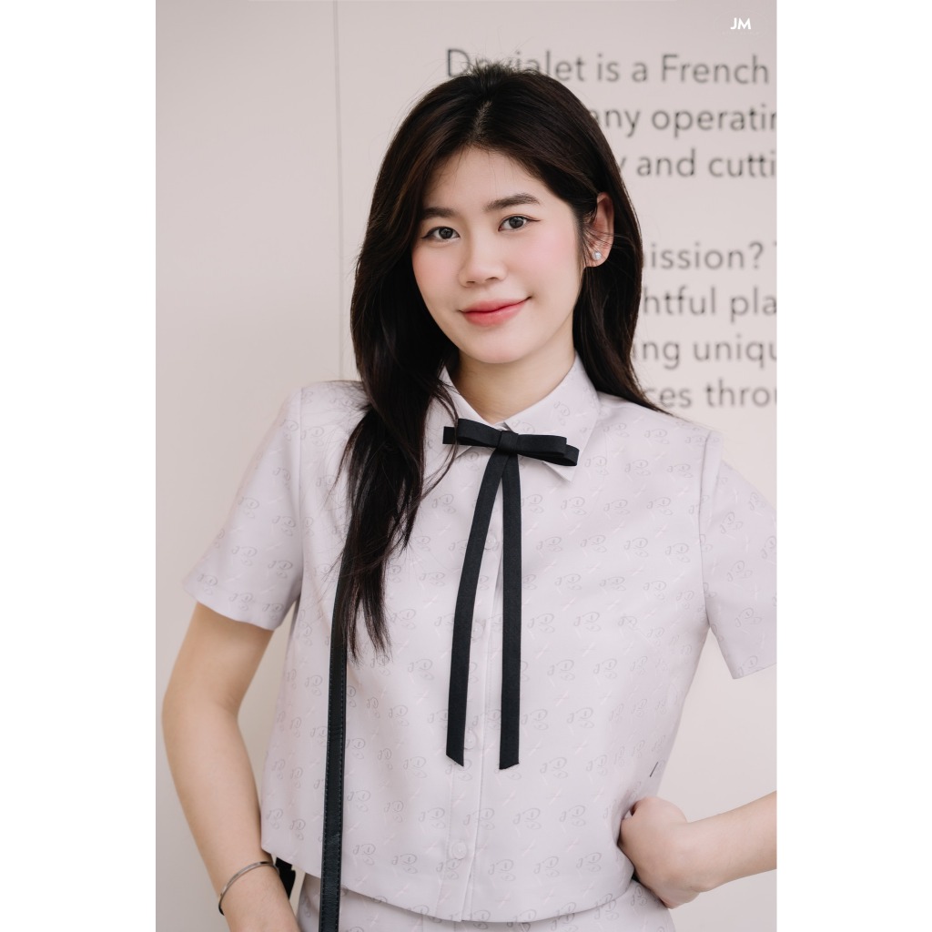 Set Áo croptop cổ đức cách điệu đính nơ in họa tiết 2T06.2502K, Chân váy họa tiết xếp ly 2 tầng 4S06.2502K, Set Monogram | BigBuy360 - bigbuy360.vn