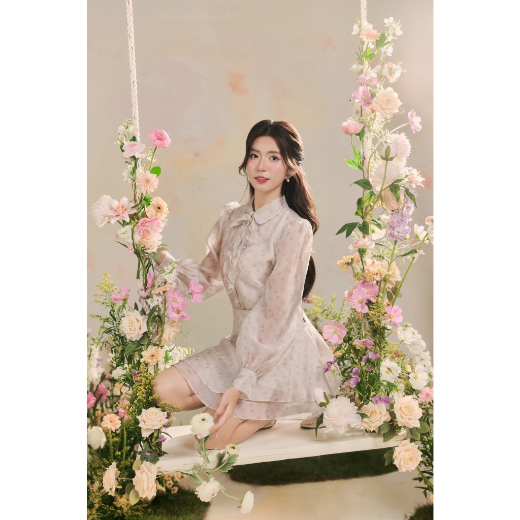 Set Áo sơ mi cổ đức tròn đính nơ họa tiết 2R05.2503OG, Chân váy pattern đổ hai tầng họa tiết 4R02.2503OG, set đồ nữ JM | BigBuy360 - bigbuy360.vn