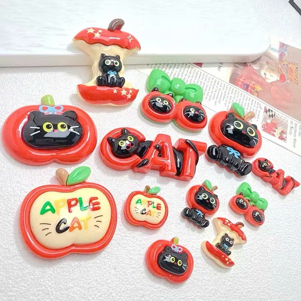 CHARM MÈO TÁO ĐỎ ĐEN HOTTREND CHARM RESIN BÓNG ĐẸP