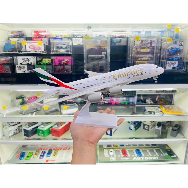 Mô hình máy bay Emirates Airbus A380 bằng kim loại kích thước dài 30cm MB30014