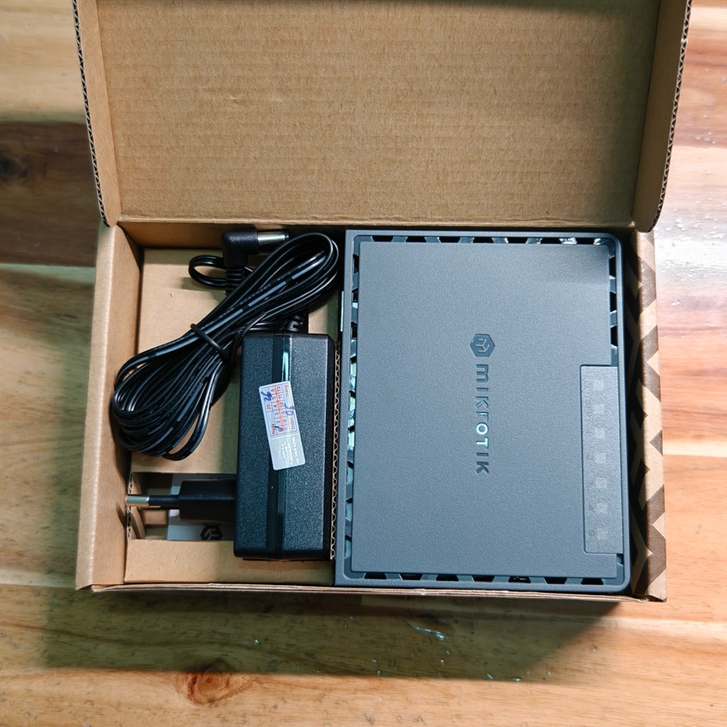 Router cân bằng tải Mikrotik E60iUGS ( bản nâng cấp của RB760iGS ) fullbox mới 100%