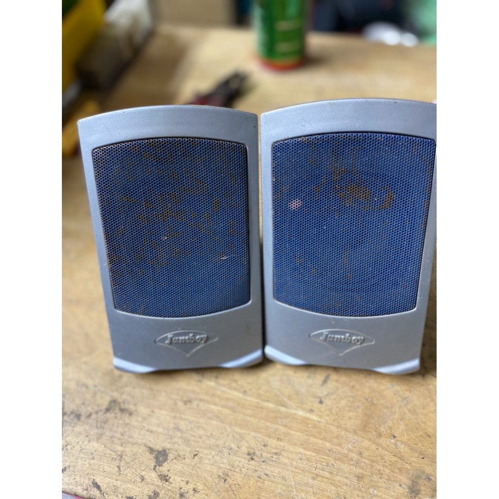 Đôi loa Sub (loa vệ tinh) tách từ bộ loa vi tính Jumboy cũ còn chạy tốt.