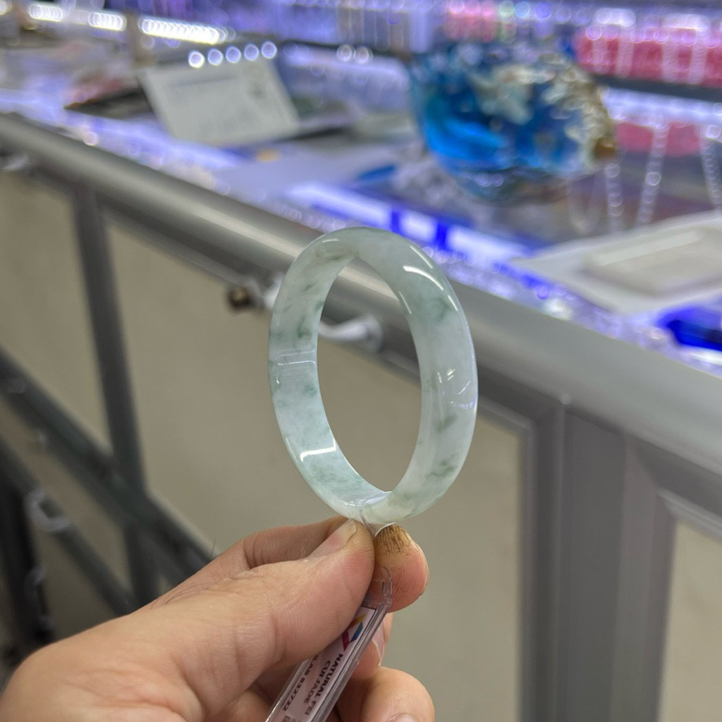 Vòng Tay Ngọc Phỉ Thúy A Thiên Nhiên - Bản Ovan (Oval) Trắng Xám Phớt Lục - Kiểm Định Liulab 832722