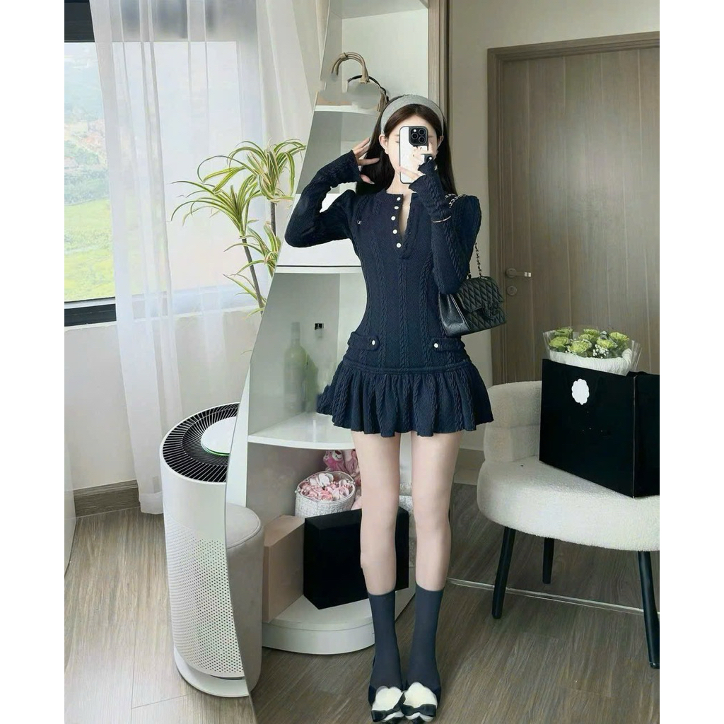 (Tặng Kèm Quần): Váy Len Thừng Xanh Than Dài Tay Cổ Tròn Phối Cúc Thêu Ngực MiuMiu Chân Xòe + Quần Bảo Hộ Rời LOLLAYE | BigBuy360 - bigbuy360.vn