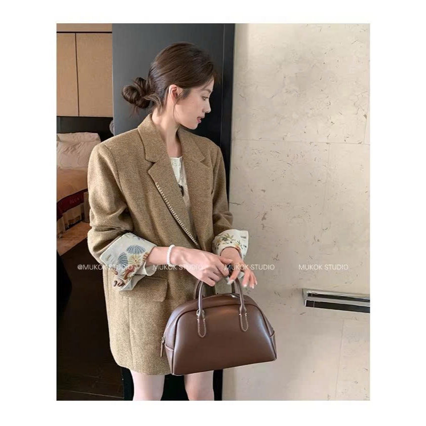 [MUKOK] Áo blazer nữ phong cách thanh lịch pha cổ điển – mặc đi làm hay đi chơi đều sang.