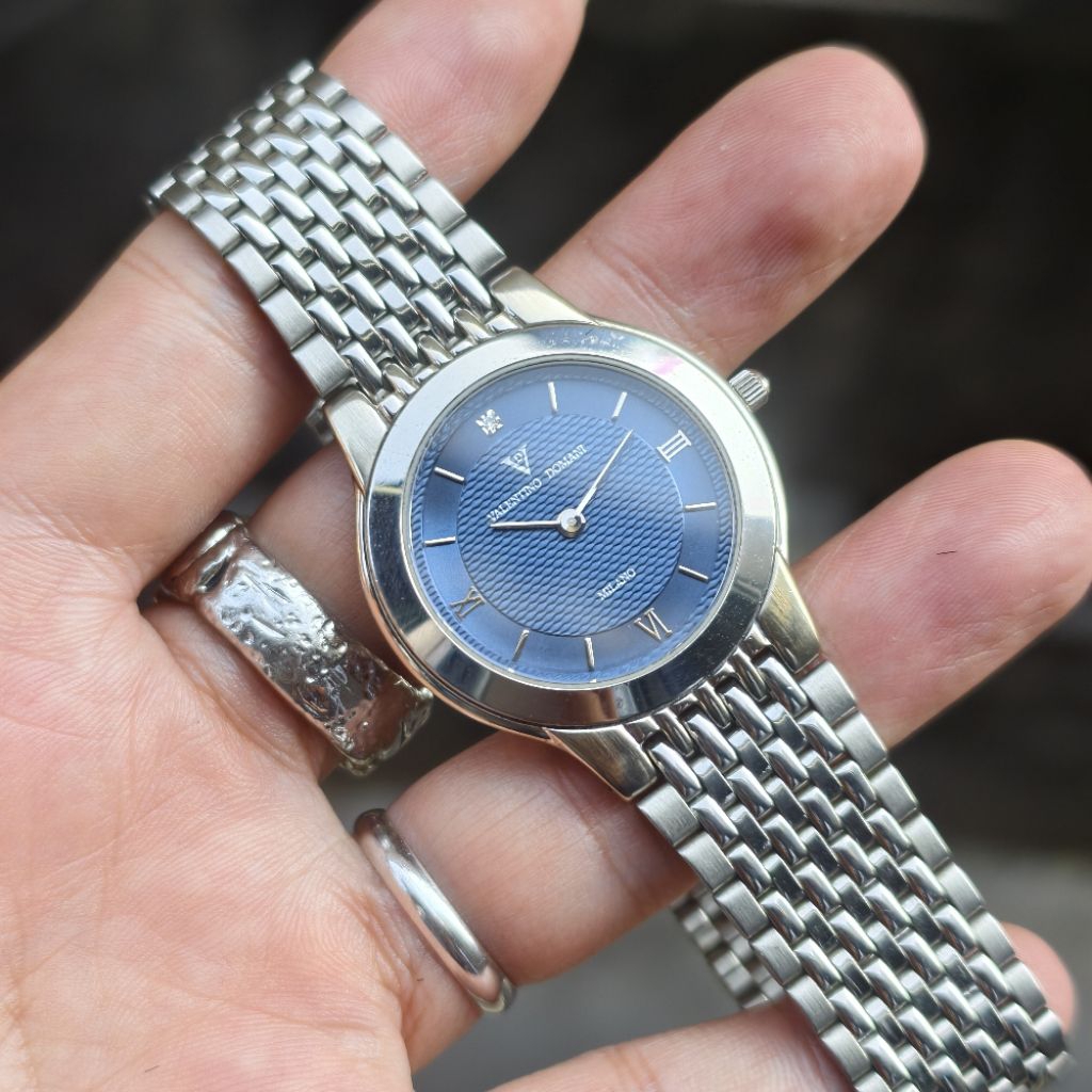 Đồng Hồ Nữ Valentino Domani Mặt Xanh Dập Vân Đính Kim Cương Size 36mm (Tính Cả Núm) – Sang Trọng & C