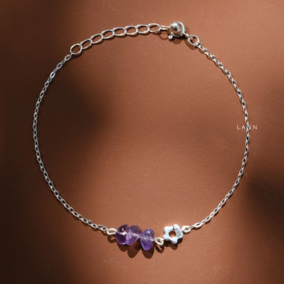 Lắc tay dây mảnh mặt đá tự nhiên phối charm hoa B251 LANN