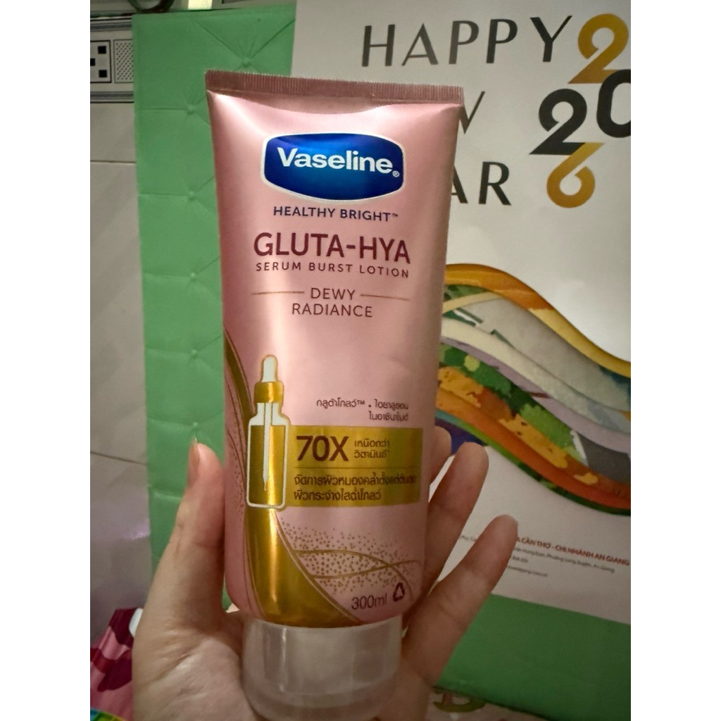 Dưỡng thể Vaseline Hồng 70X 300ml