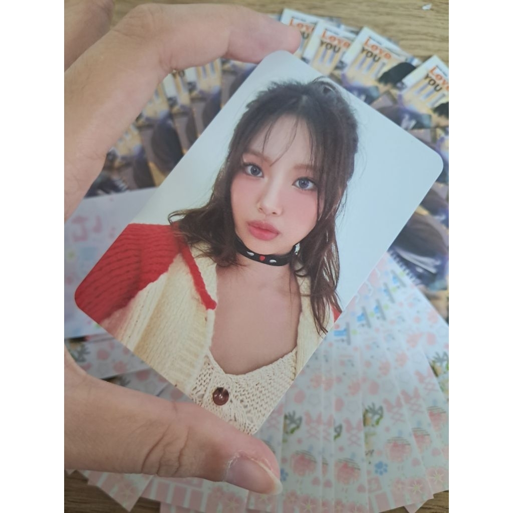 Card off Hyein Newjeans ( Official / chính hãng - đọc kĩ mô tả )
