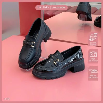 Giày Loafer nữ HÀ HUYỀN móc tròn đen nhựa khắc chữ gót vuông 5 phân - LF157