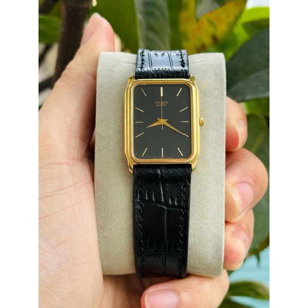 Đồng hồ Tank Citizen quartz mặt nâu đen vân sóng nổi, bọc vàng YP