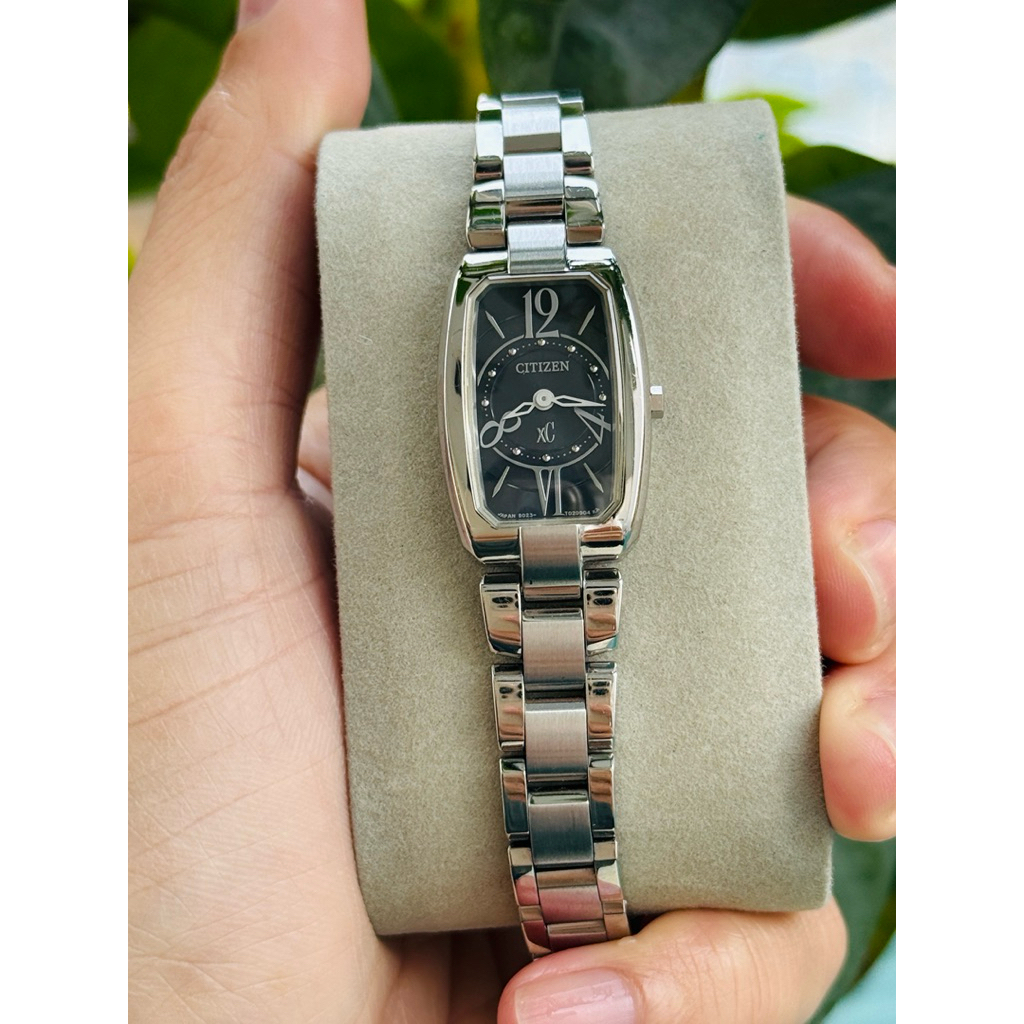 Đồng hồ Nữ Tank Citizen xC quartz pin năng lượng, dial đen huyền bí độ mới cao