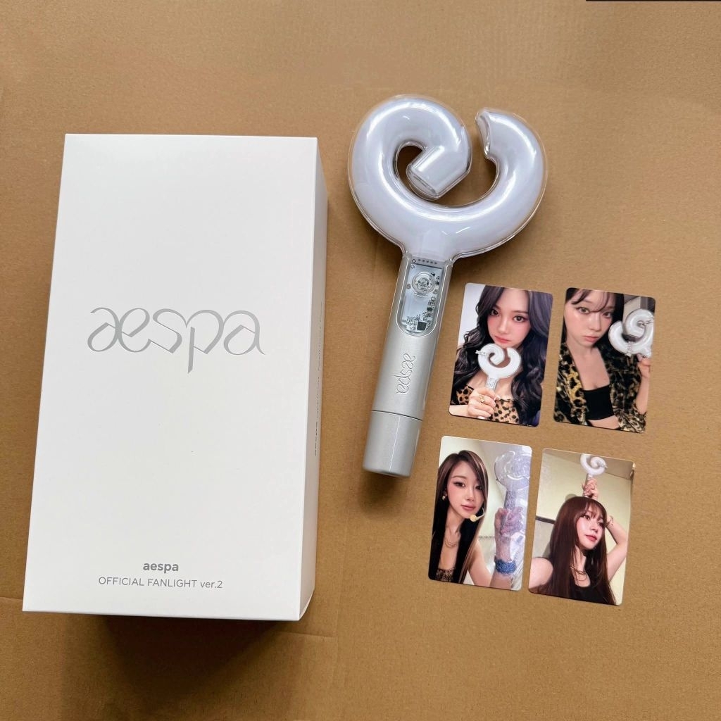 Chính hãng Lightstick Aespa, keyring  đèn cổ vũ kèm pin