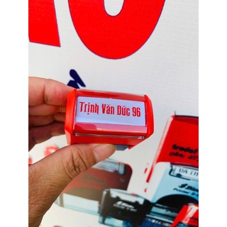 Con dấu tên, dấu chức danh làm theo yêu cầu.