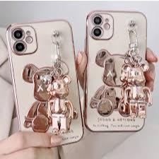 Ốp lưng Iphone - Bearbrick bóng sáng - chính hãng