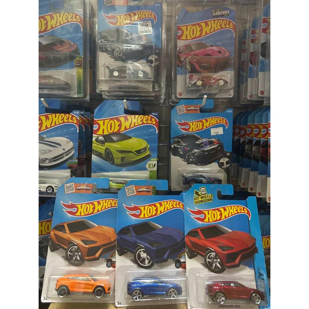 (Hoả tốc SG) Xe mô hình 1:64 Hot Wheels chính hãng Mattel Lamborghini Urus