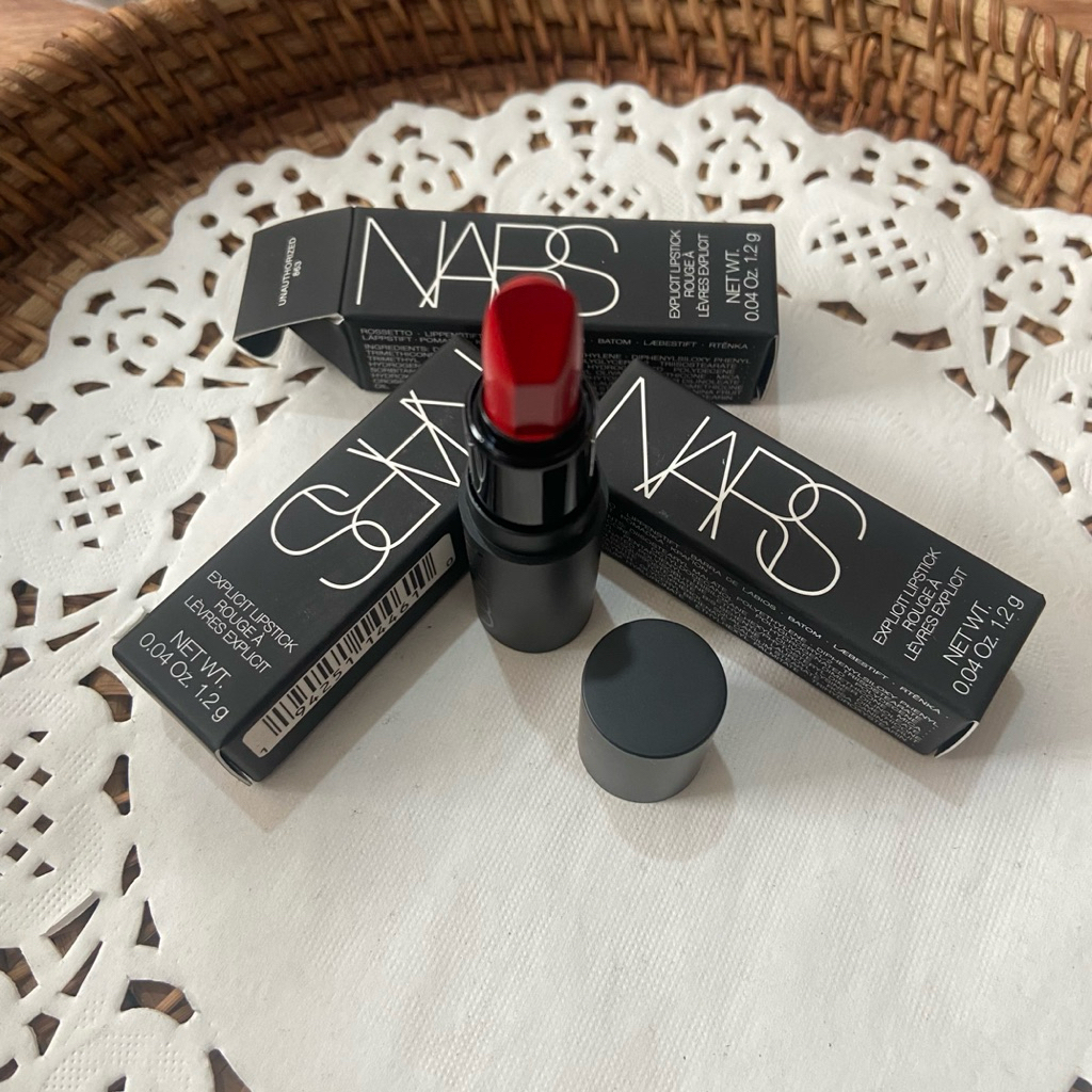 Son Thỏi Nars Explicit Lipstick 863 Unauthorized - màu đỏ cổ điển