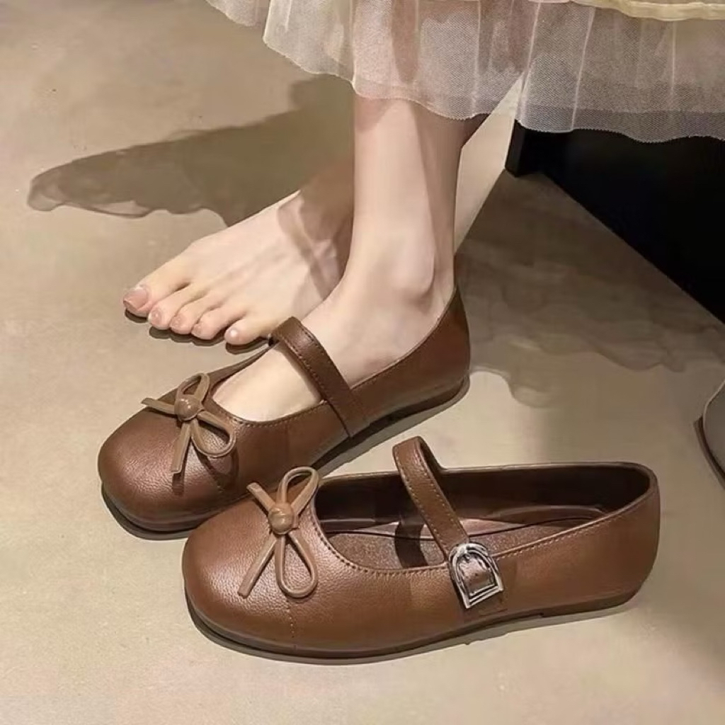 giày bigssize fom to (PHOM TO LÙI SIZE )Giày búp bê nhựa nữ đế bệt quai cài Mũi Vuông vá Đen cao cấp