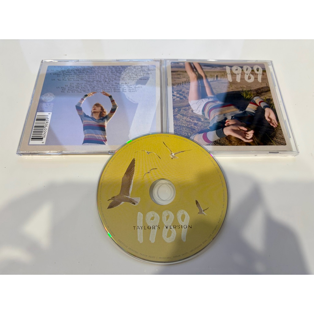 TAYLOR SWIFT - 1989 Taylor’s Version Target yellow chính hãng