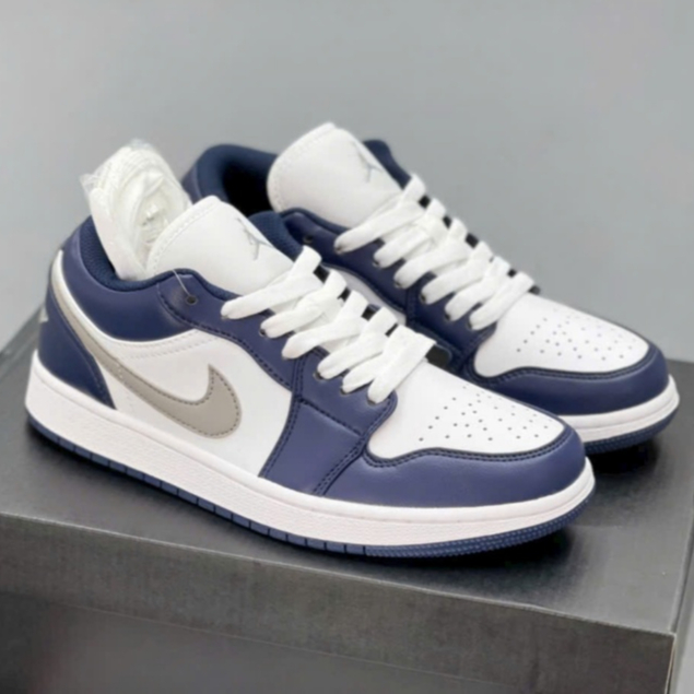 Giày thể thao Jordan 1 low Trắng Xanh AIR JORDAN 1 LOW WOLF GREY ‘MIDNIGHT NAVY
