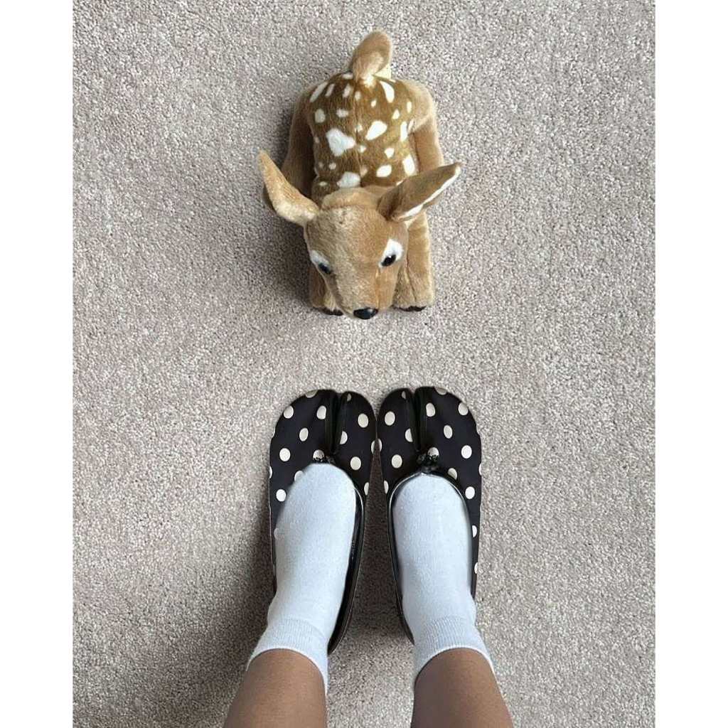 𝐁𝐥𝐚𝐮𝐞𝐁𝐥𝐮𝐦𝐞🦋 DOTTY TABI FLAT –made by Blaue Blume ✨-Giày tabi shoes độc lạ, họa tiết chấm bi cổ điển